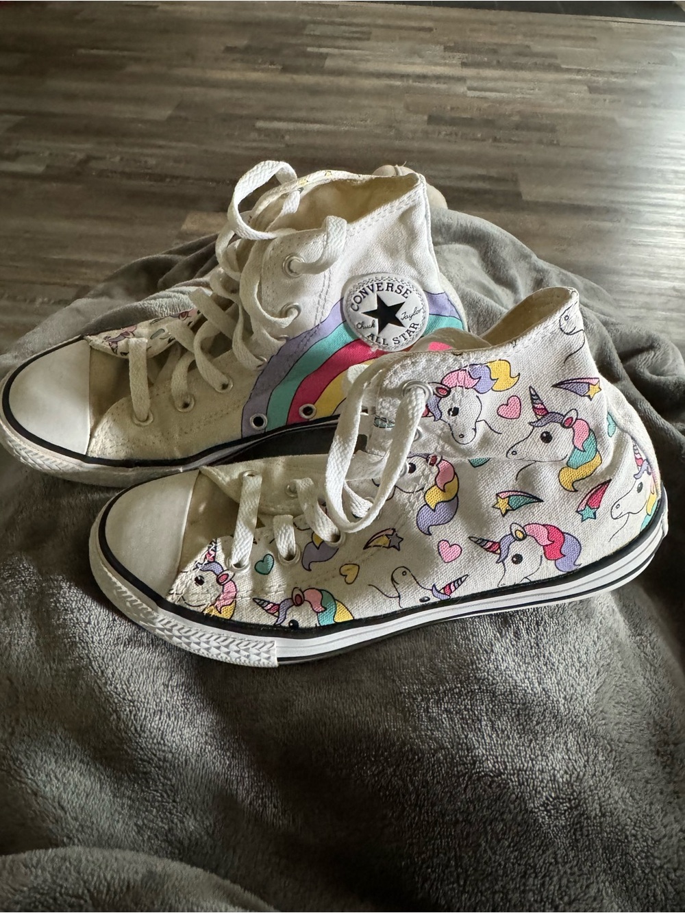 Converse All Star, Chuck Taylor, High Top Sneakers with Pastel Unicorns size 3